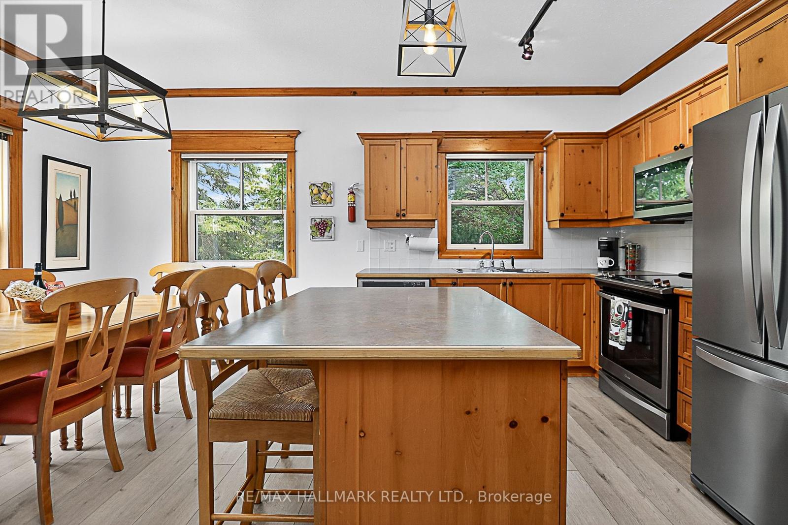 101 - 184 Snowbridge Way, Blue Mountains, Ontario  L9Y 0V1 - Photo 11 - X12530414