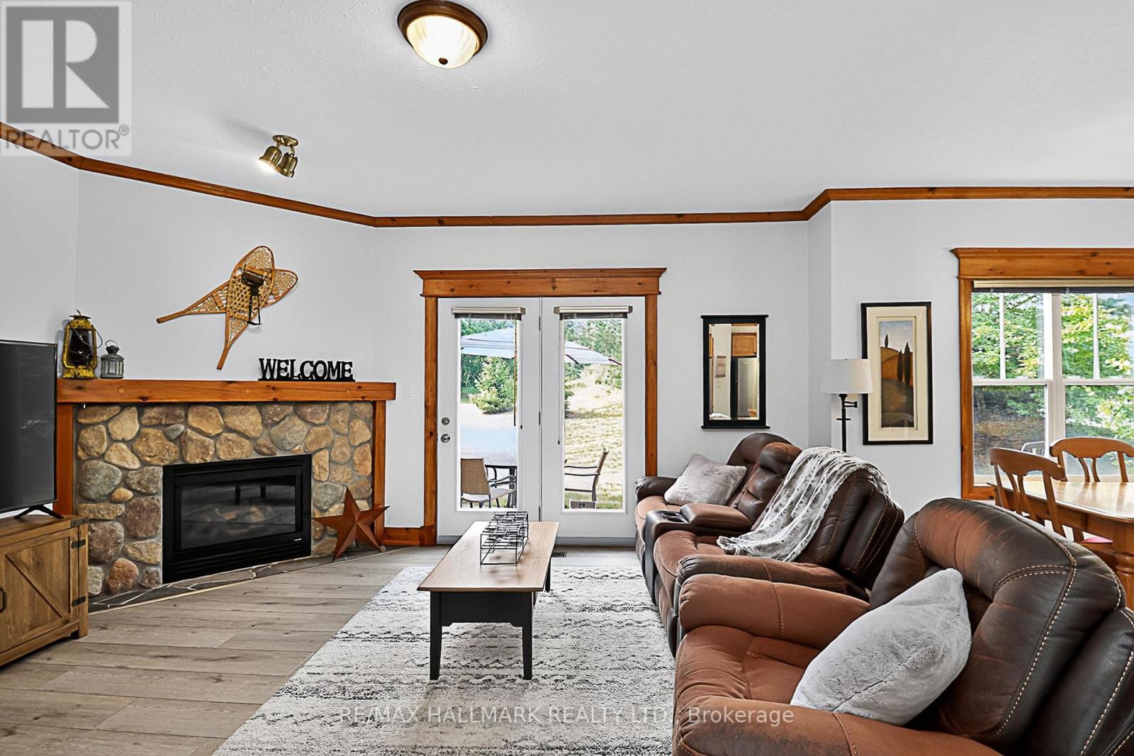 101 - 184 Snowbridge Way, Blue Mountains, Ontario  L9Y 0V1 - Photo 3 - X12530414