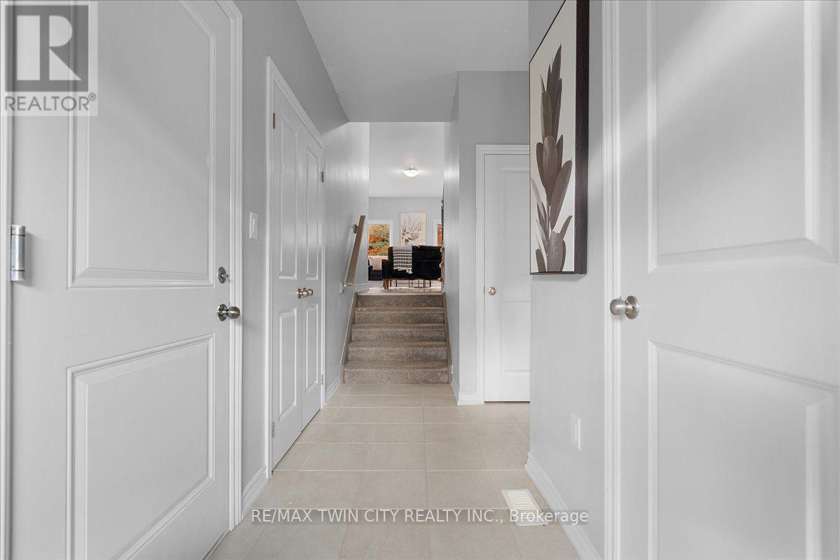 28 - 324 Equestrian Way, Cambridge, Ontario  N3E 0E2 - Photo 4 - X12530416