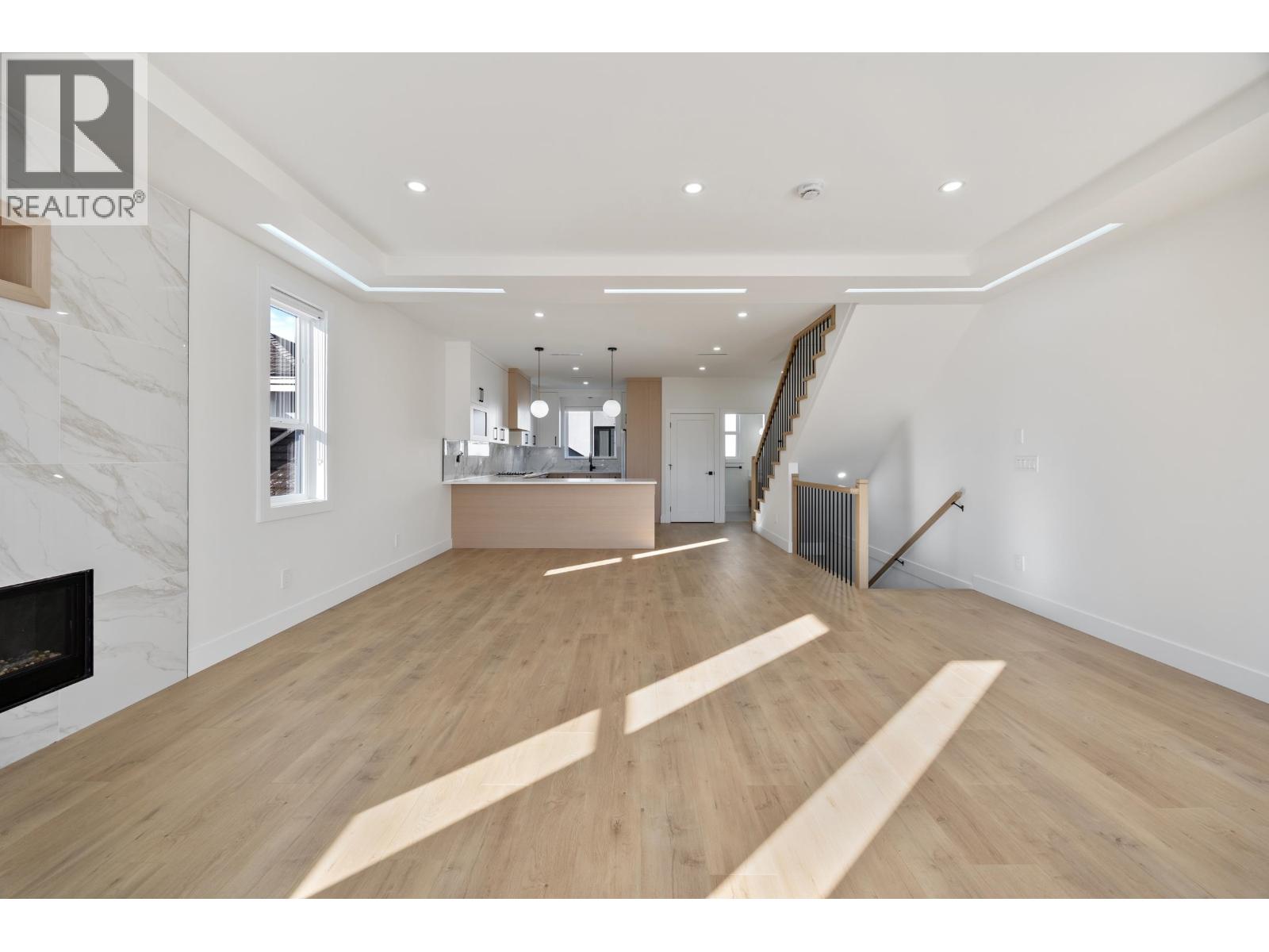 2 4170 Hurst Street, Burnaby, British Columbia  V5J 3R4 - Photo 8 - R3058678