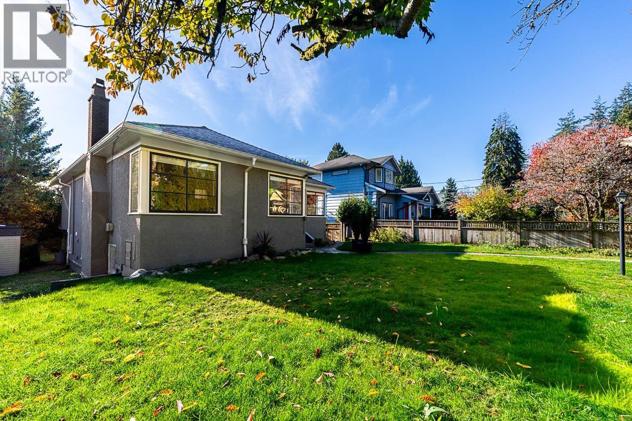 1258 Jefferson Avenue, West Vancouver, British Columbia  V7T 2B1 - Photo 3 - R3066266