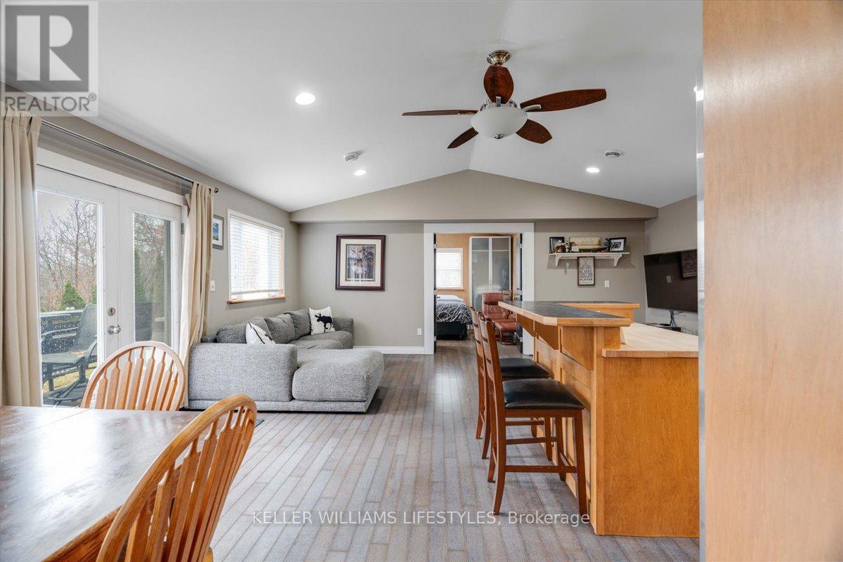 4239 Lakeshore Road, Plympton-Wyoming, Ontario  N0N 1J6 - Photo 15 - X12528738