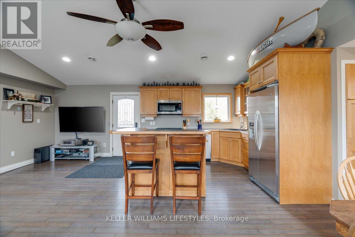 4239 Lakeshore Road, Plympton-Wyoming, Ontario  N0N 1J6 - Photo 11 - X12528738