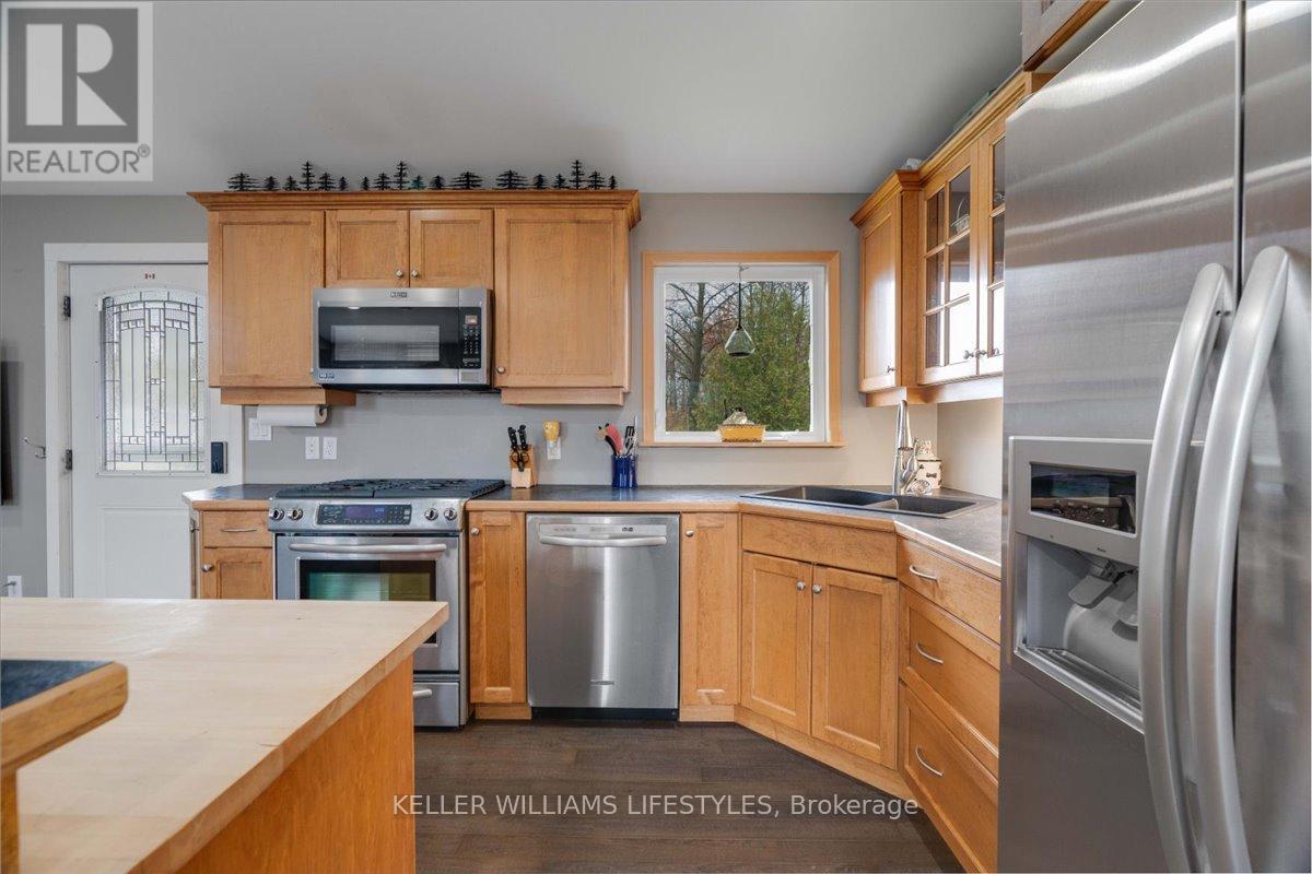 4239 Lakeshore Road, Plympton-Wyoming, Ontario  N0N 1J6 - Photo 13 - X12528738