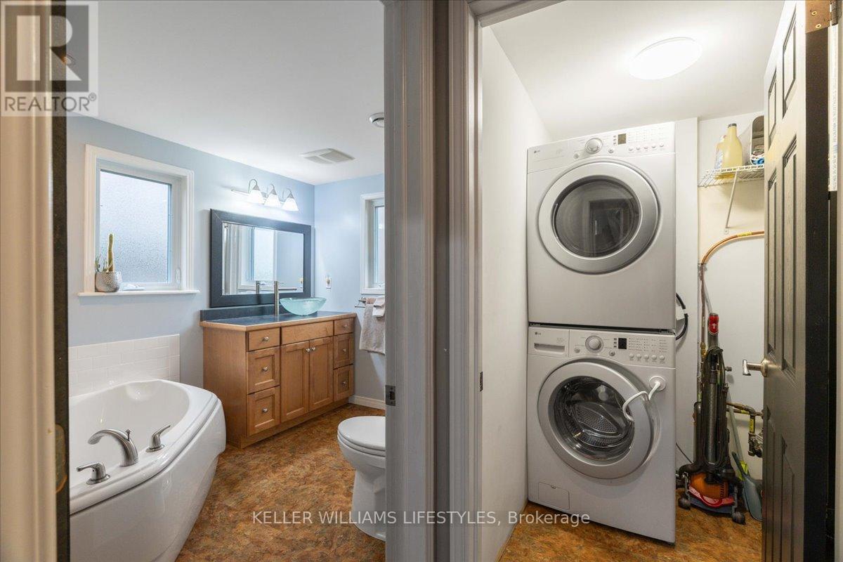 4239 Lakeshore Road, Plympton-Wyoming, Ontario  N0N 1J6 - Photo 20 - X12528738