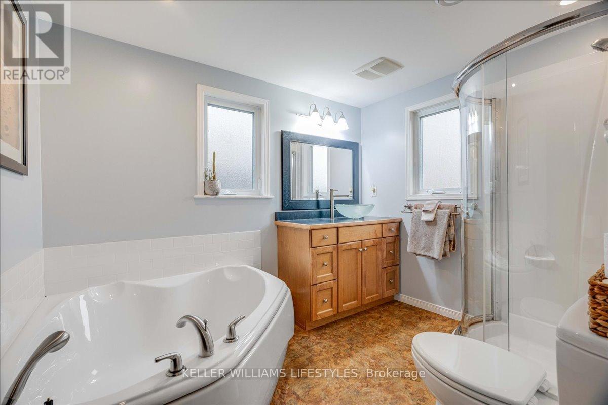 4239 Lakeshore Road, Plympton-Wyoming, Ontario  N0N 1J6 - Photo 21 - X12528738