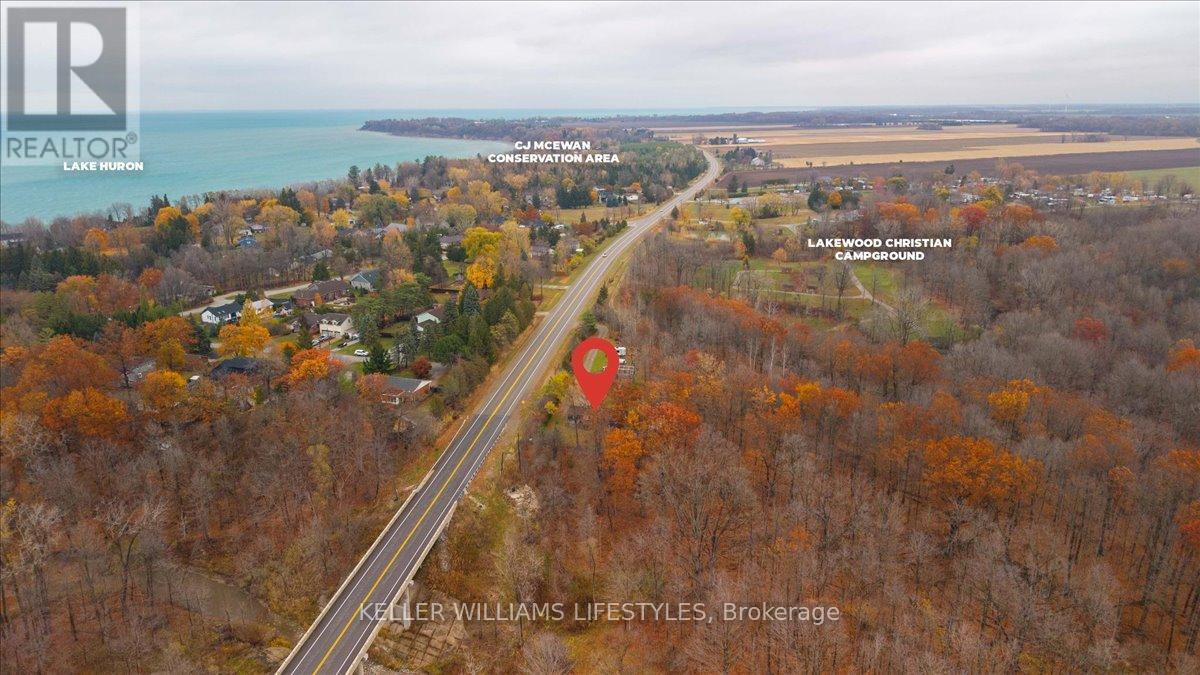 4239 Lakeshore Road, Plympton-Wyoming, Ontario  N0N 1J6 - Photo 2 - X12528738