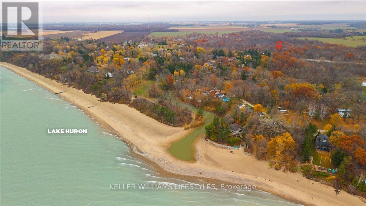 4239 Lakeshore Road, Plympton-Wyoming, Ontario  N0N 1J6 - Photo 38 - X12528738