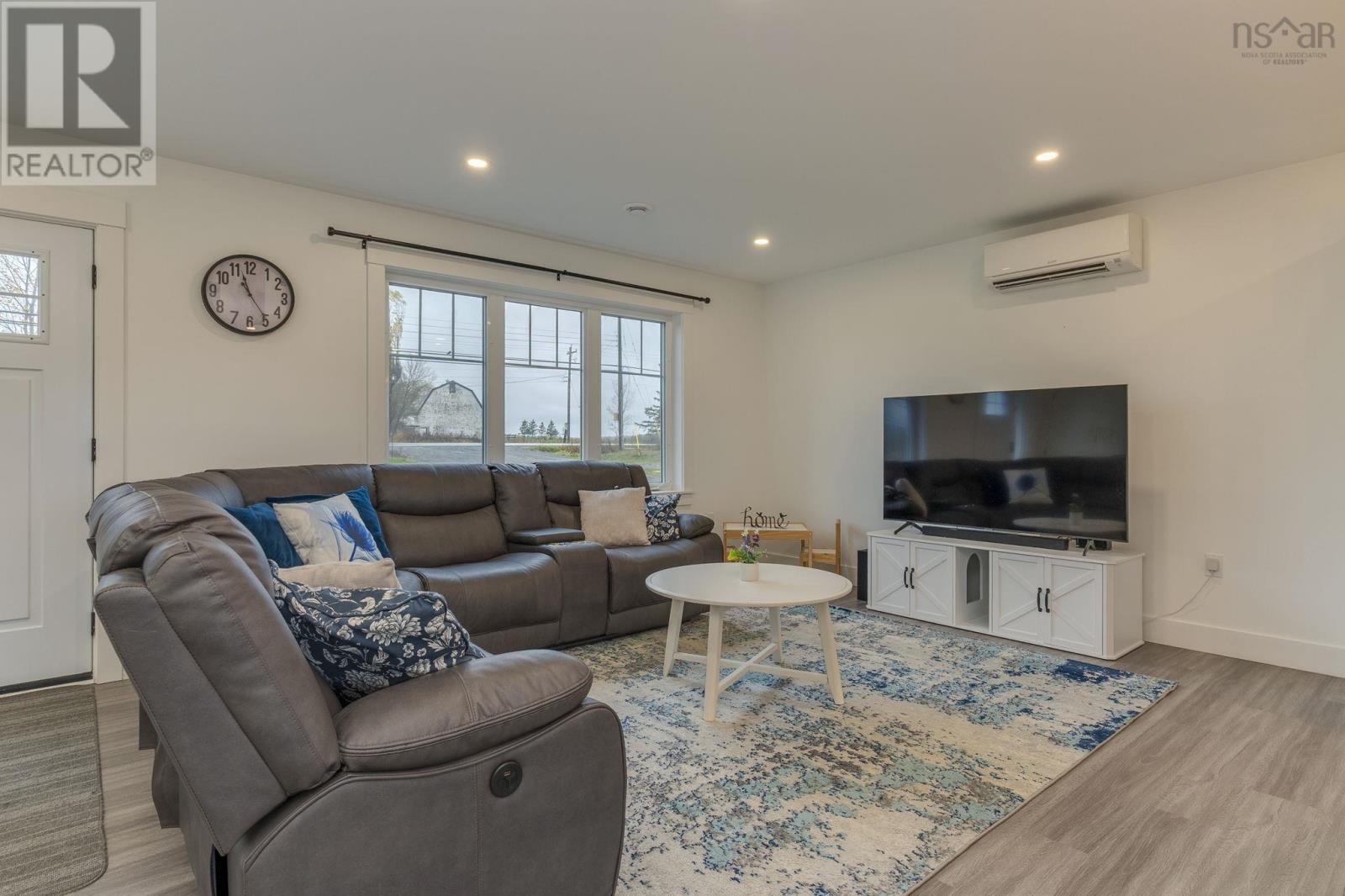 350 Highway 215, Newport Corner, Nova Scotia  B0N 1L0 - Photo 3 - 202527656