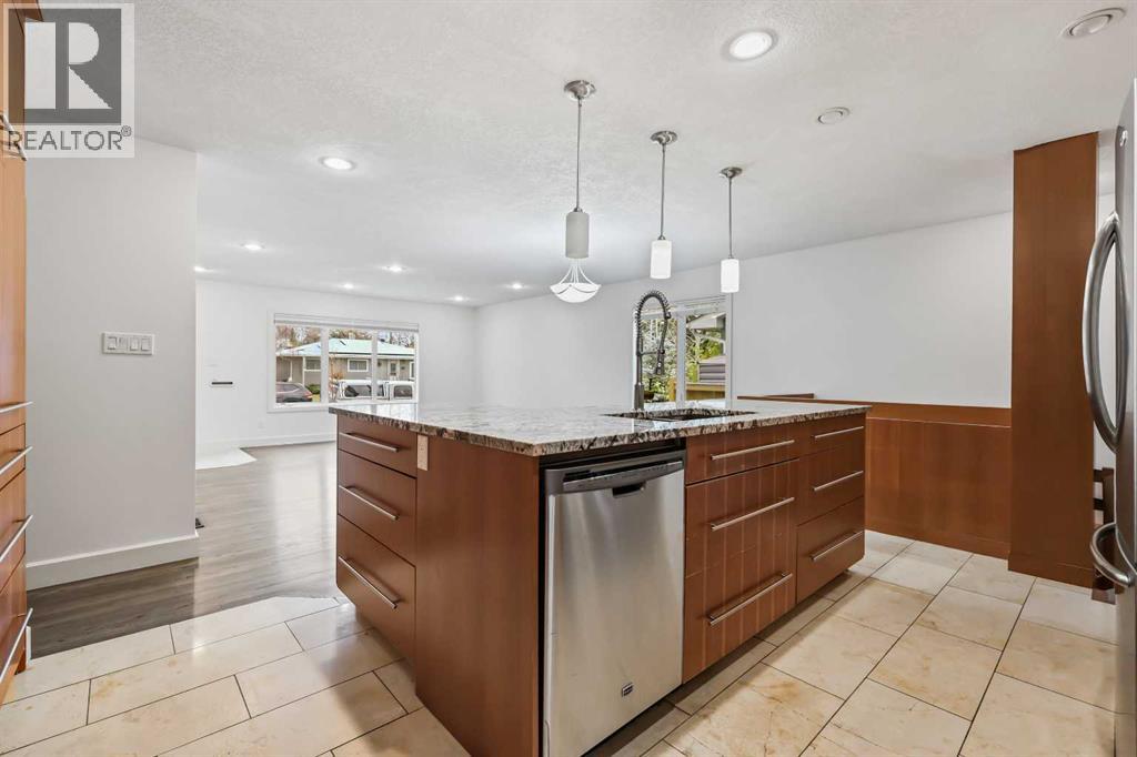 303 40 Street Sw, Calgary, Alberta  T3C 1V9 - Photo 9 - A2268837