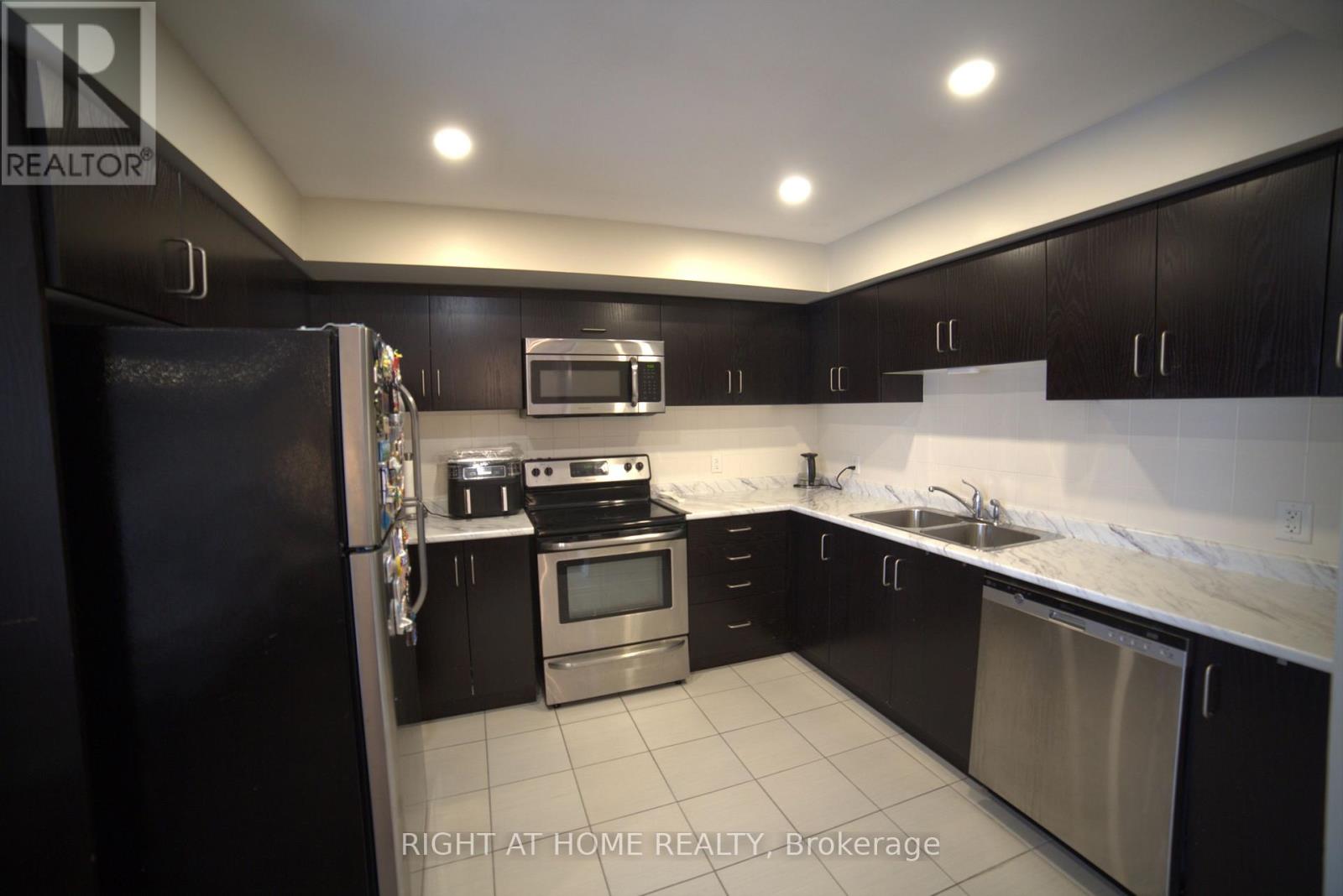 2 - 2441 Greenwich Drive, Oakville, Ontario  L6M 0S3 - Photo 11 - W12530342