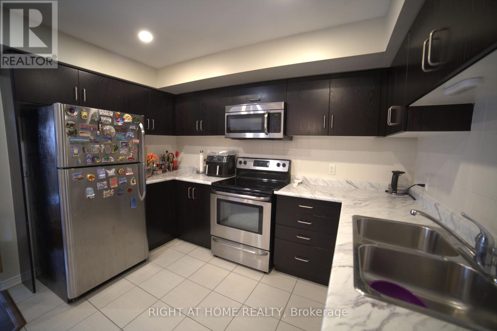 2 - 2441 Greenwich Drive, Oakville, Ontario  L6M 0S3 - Photo 10 - W12530342