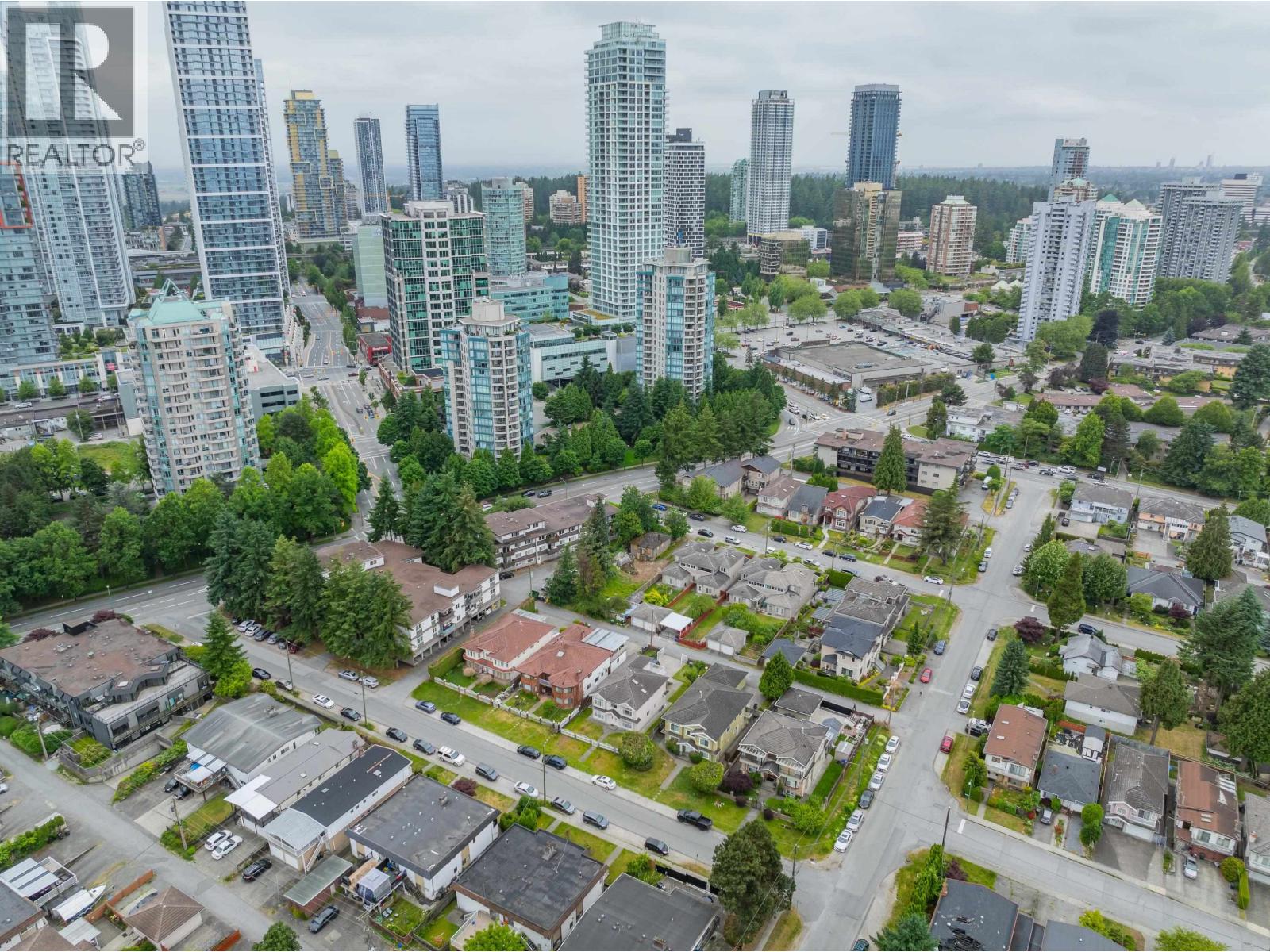 5864 Pioneer Avenue, Burnaby, British Columbia  V5H 2X7 - Photo 12 - R3065787