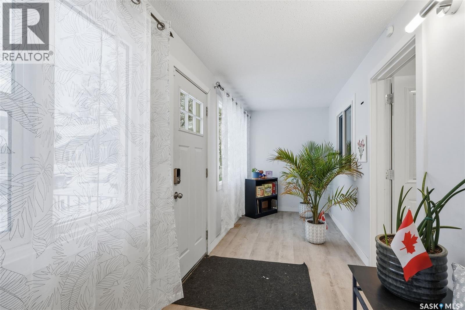 323 G Avenue S, Saskatoon, Saskatchewan  S7M 1V2 - Photo 2 - SK023791