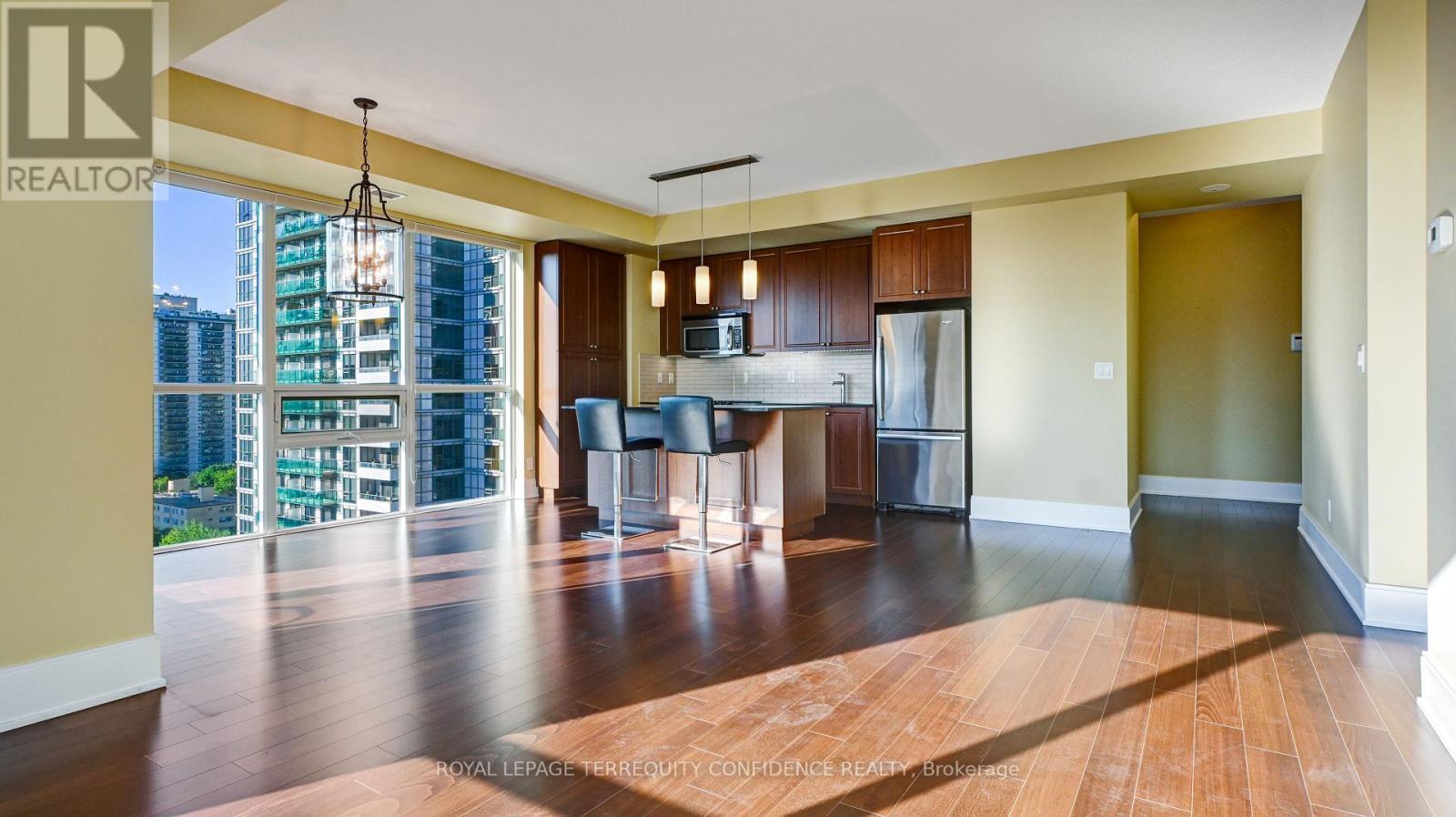 1220 - 70 ROEHAMPTON AVENUE, Toronto, Ontario