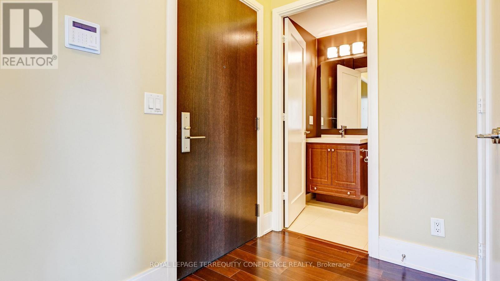 1220 - 70 Roehampton Avenue, Toronto, Ontario  M4P 1R2 - Photo 18 - C12530490