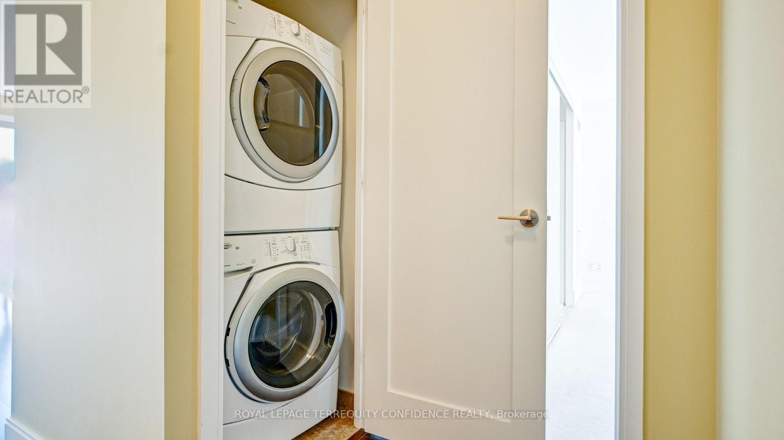 1220 - 70 Roehampton Avenue, Toronto, Ontario  M4P 1R2 - Photo 19 - C12530490