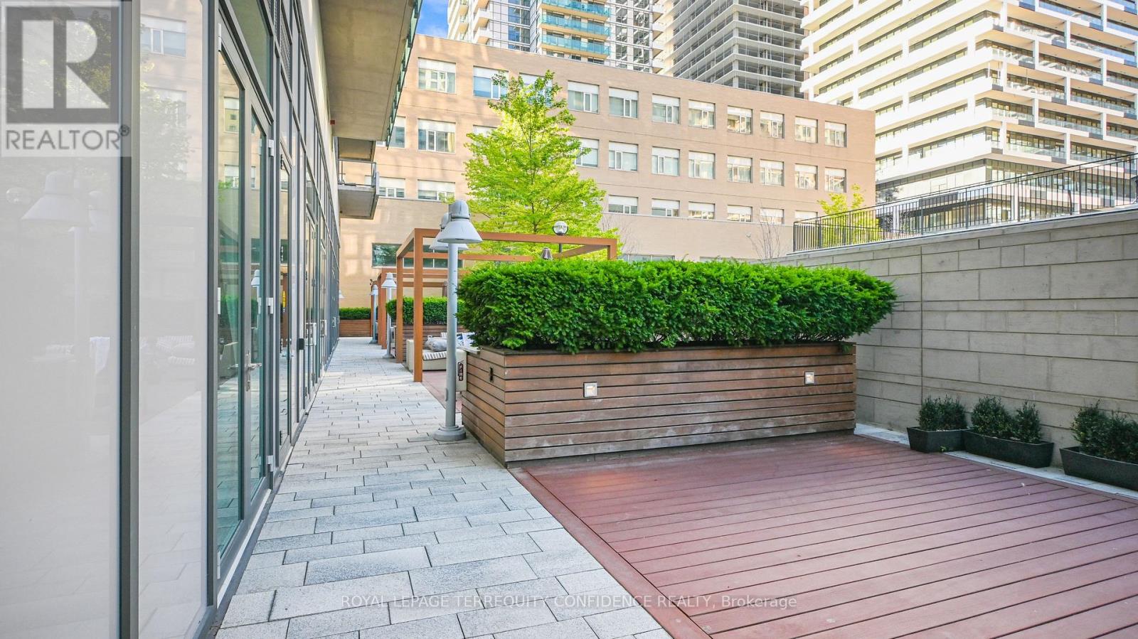 1220 - 70 Roehampton Avenue, Toronto, Ontario  M4P 1R2 - Photo 24 - C12530490