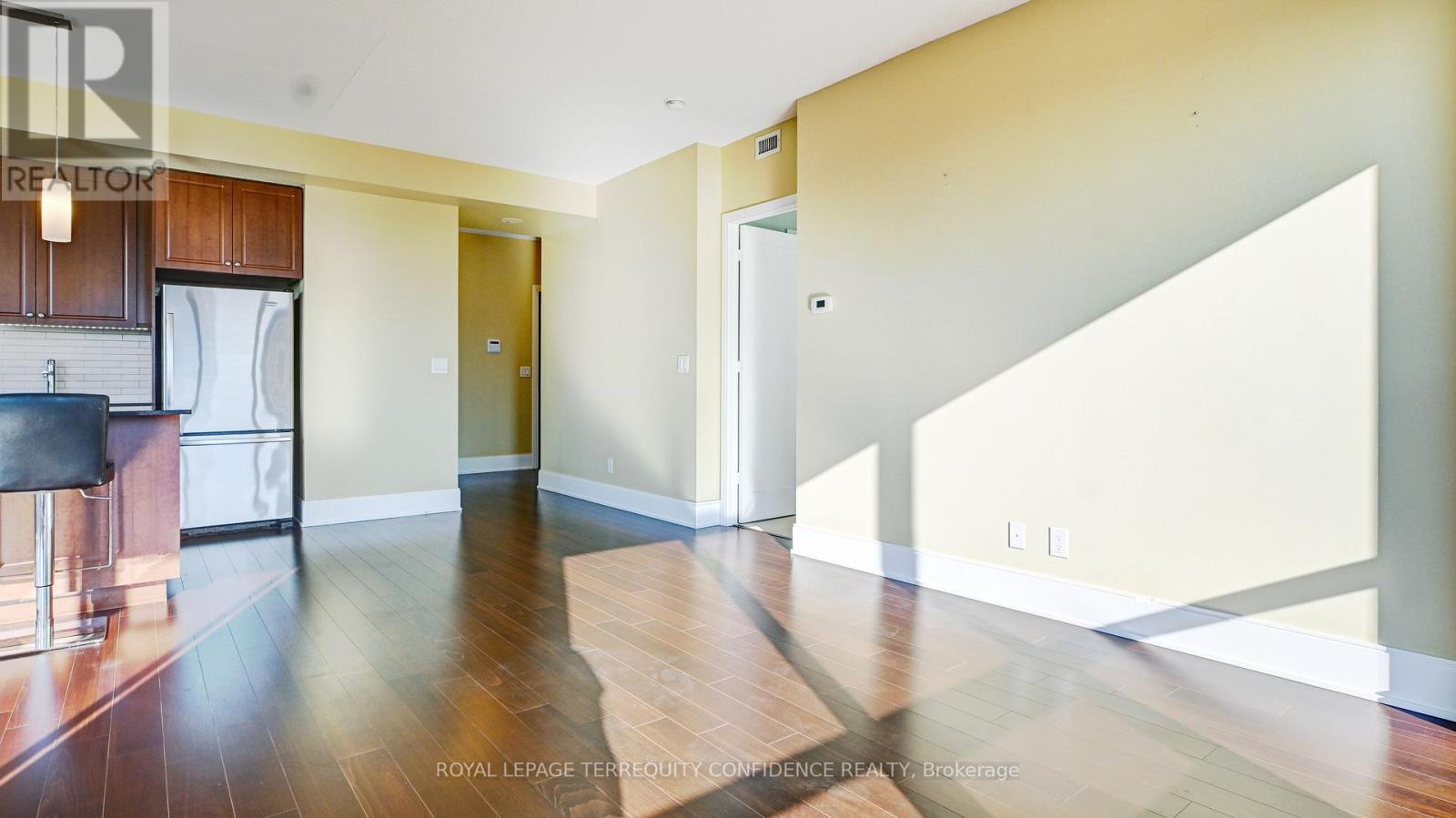 1220 - 70 Roehampton Avenue, Toronto, Ontario  M4P 1R2 - Photo 4 - C12530490