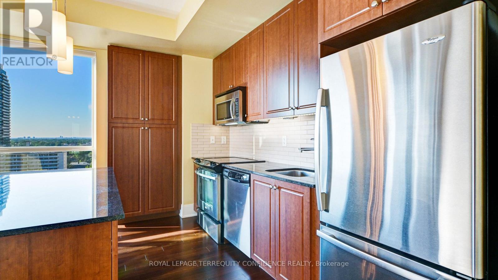 1220 - 70 Roehampton Avenue, Toronto, Ontario  M4P 1R2 - Photo 6 - C12530490