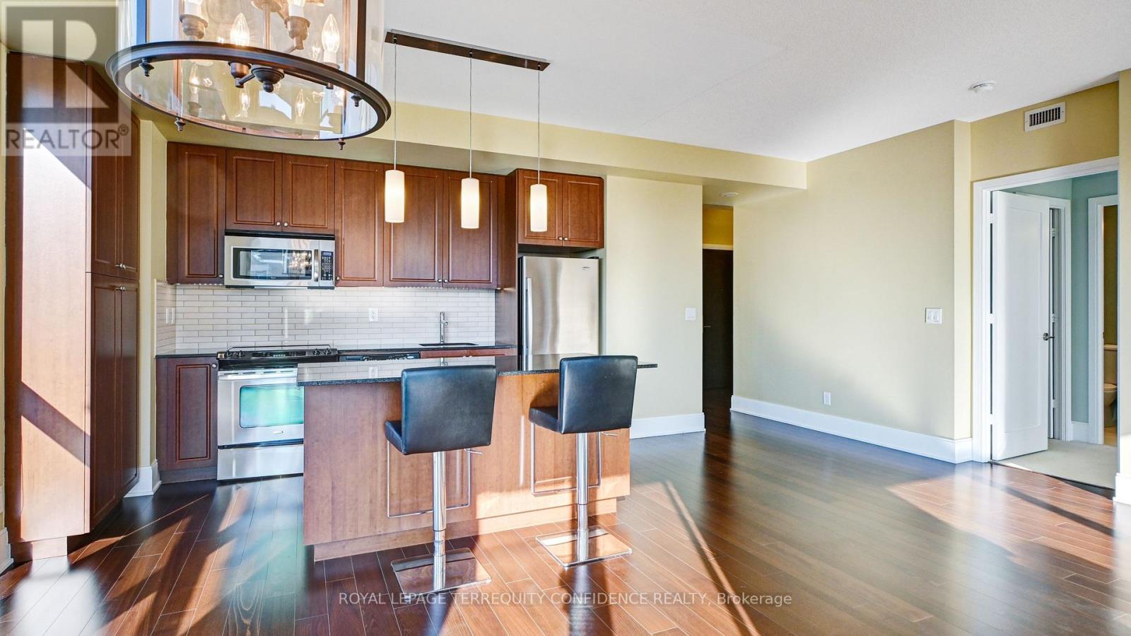 1220 - 70 Roehampton Avenue, Toronto, Ontario  M4P 1R2 - Photo 7 - C12530490