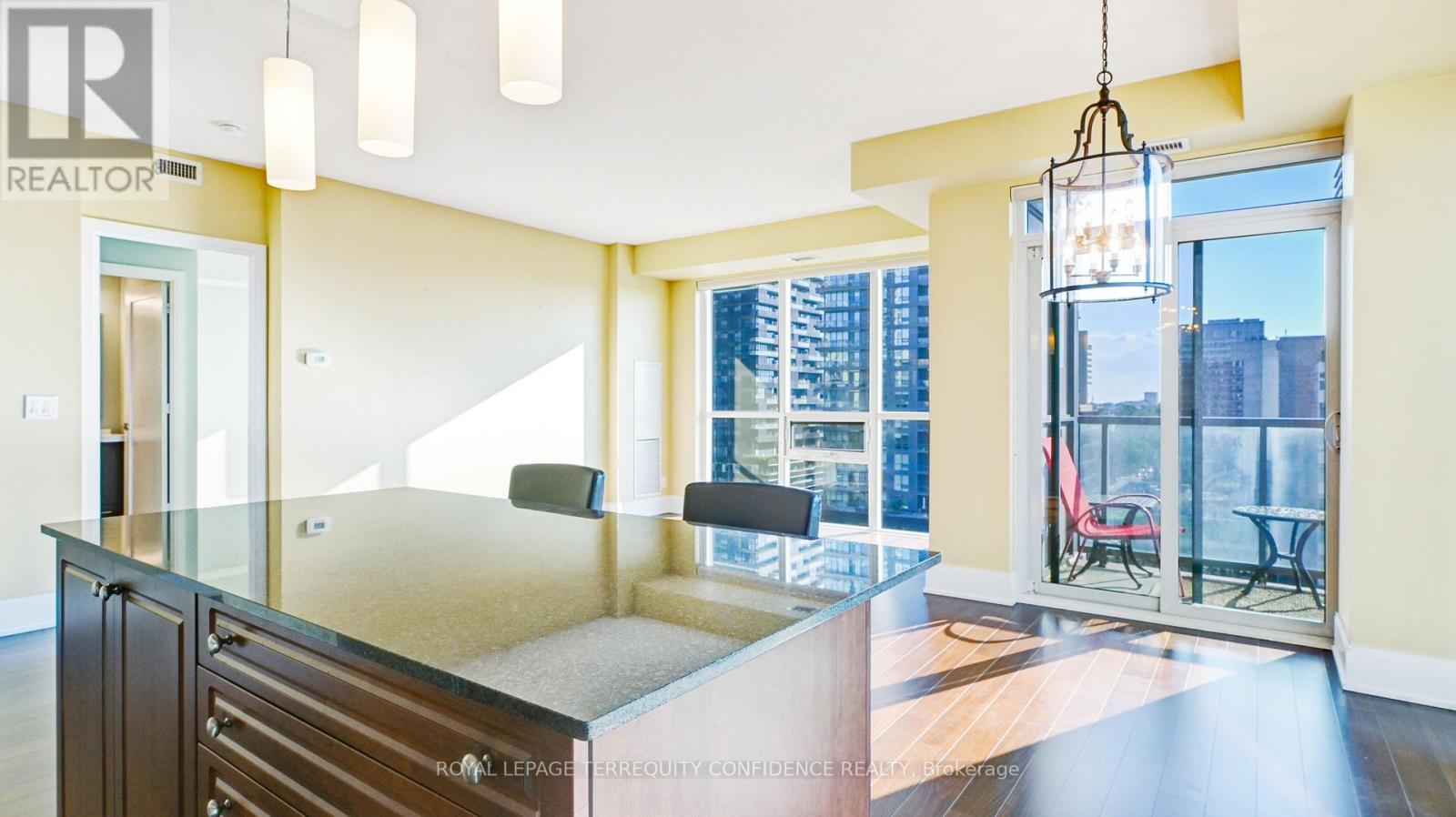 1220 - 70 Roehampton Avenue, Toronto, Ontario  M4P 1R2 - Photo 9 - C12530490