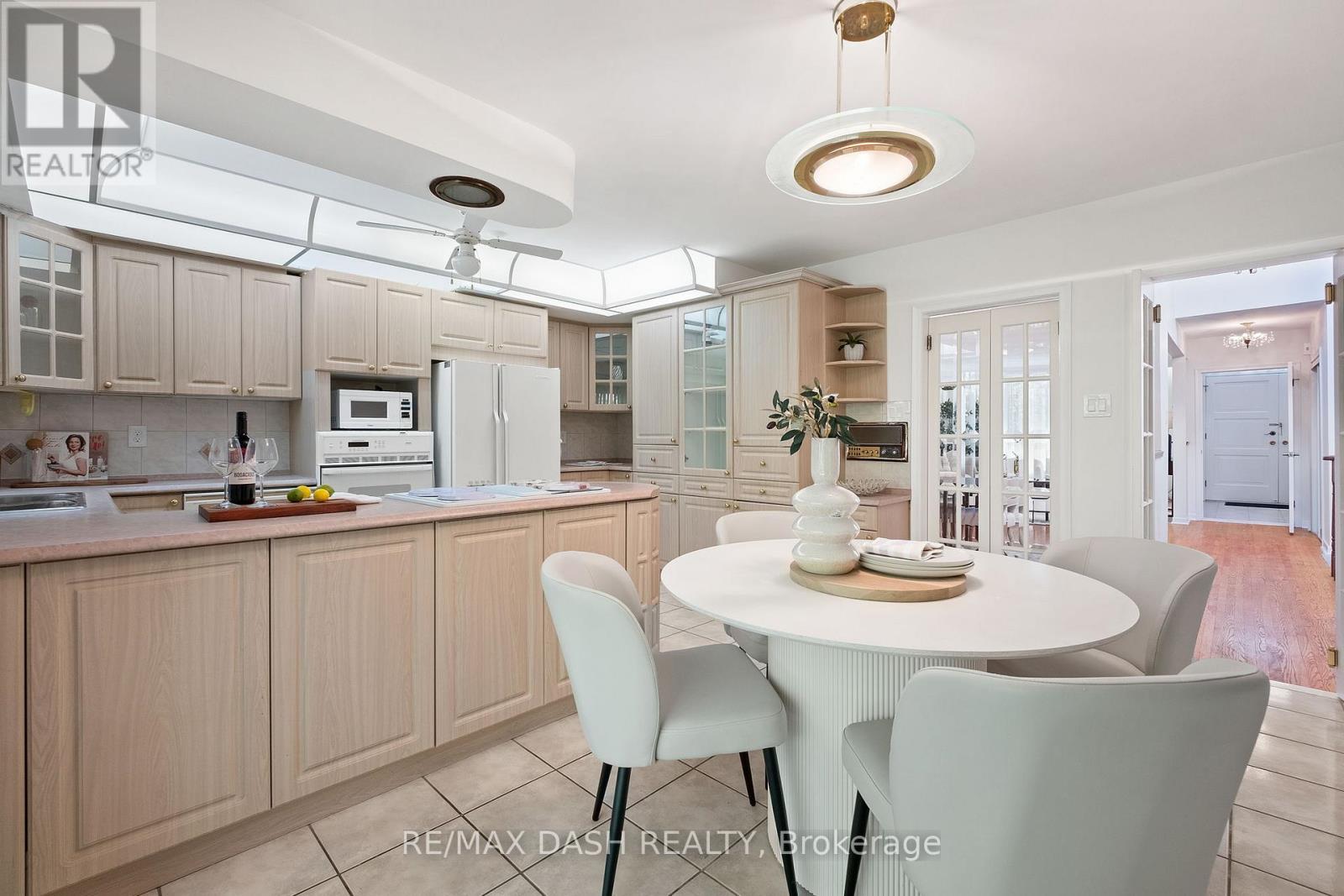 48 Russfax Drive, Toronto, Ontario  M2R 3B1 - Photo 15 - C12530514