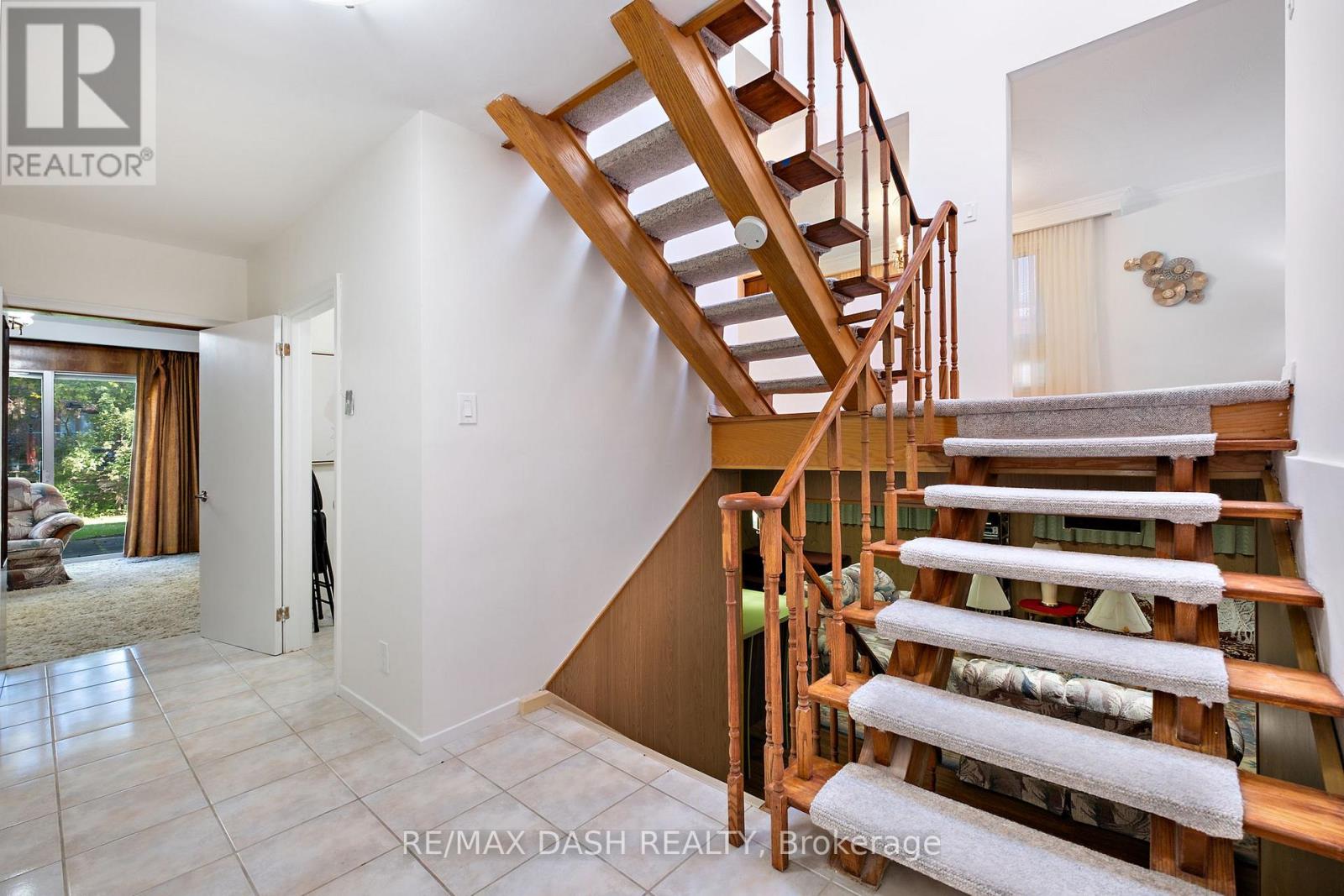 48 Russfax Drive, Toronto, Ontario  M2R 3B1 - Photo 28 - C12530514