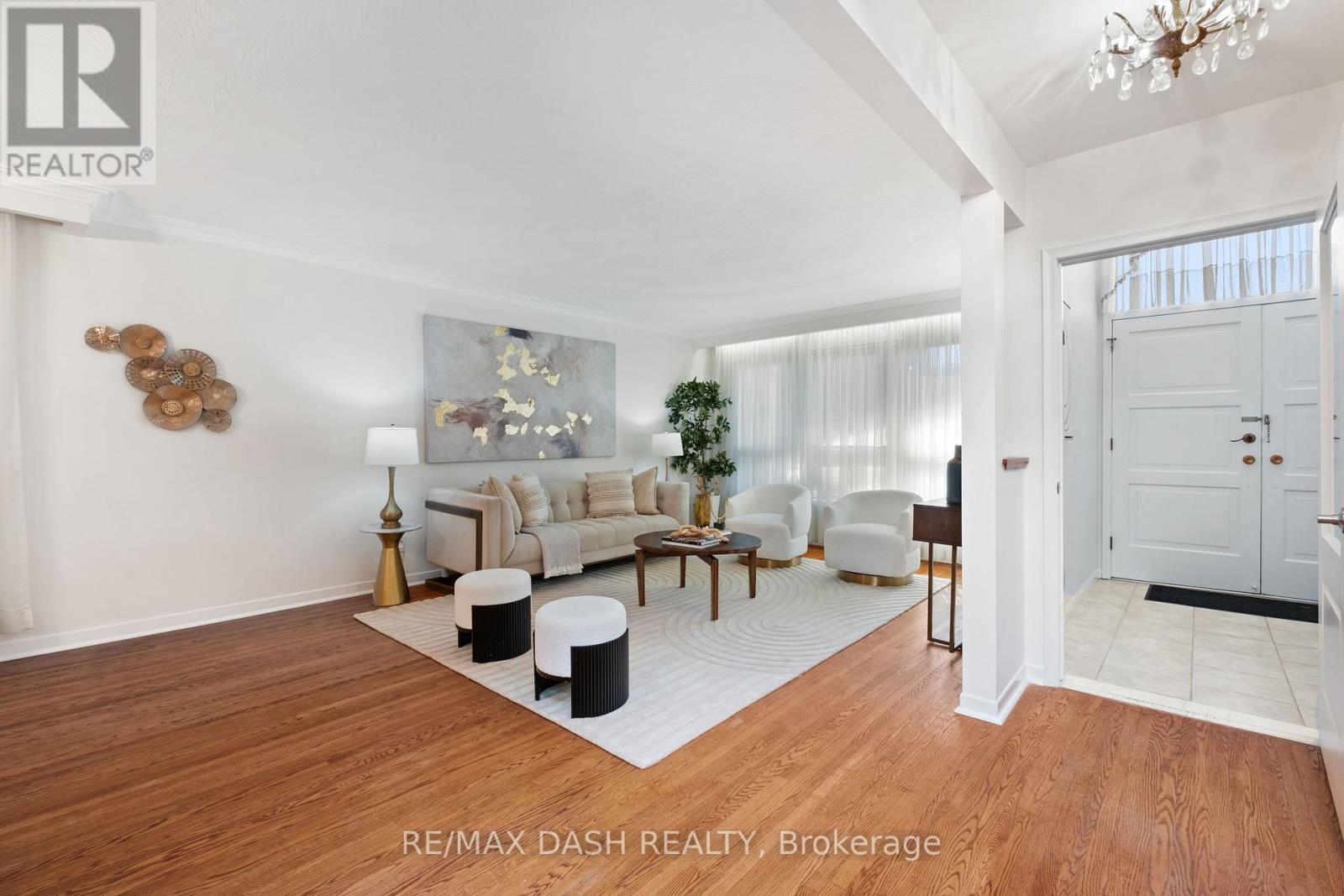 48 Russfax Drive, Toronto, Ontario  M2R 3B1 - Photo 5 - C12530514