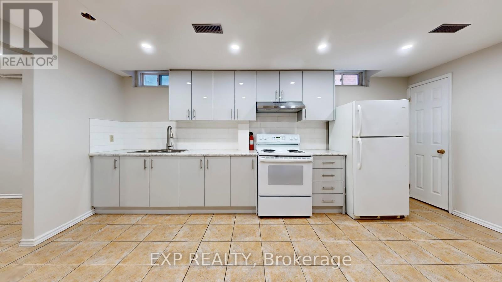 93 Tall Grass Trail E, Vaughan, Ontario  L4L 3J3 - Photo 5 - N12434288