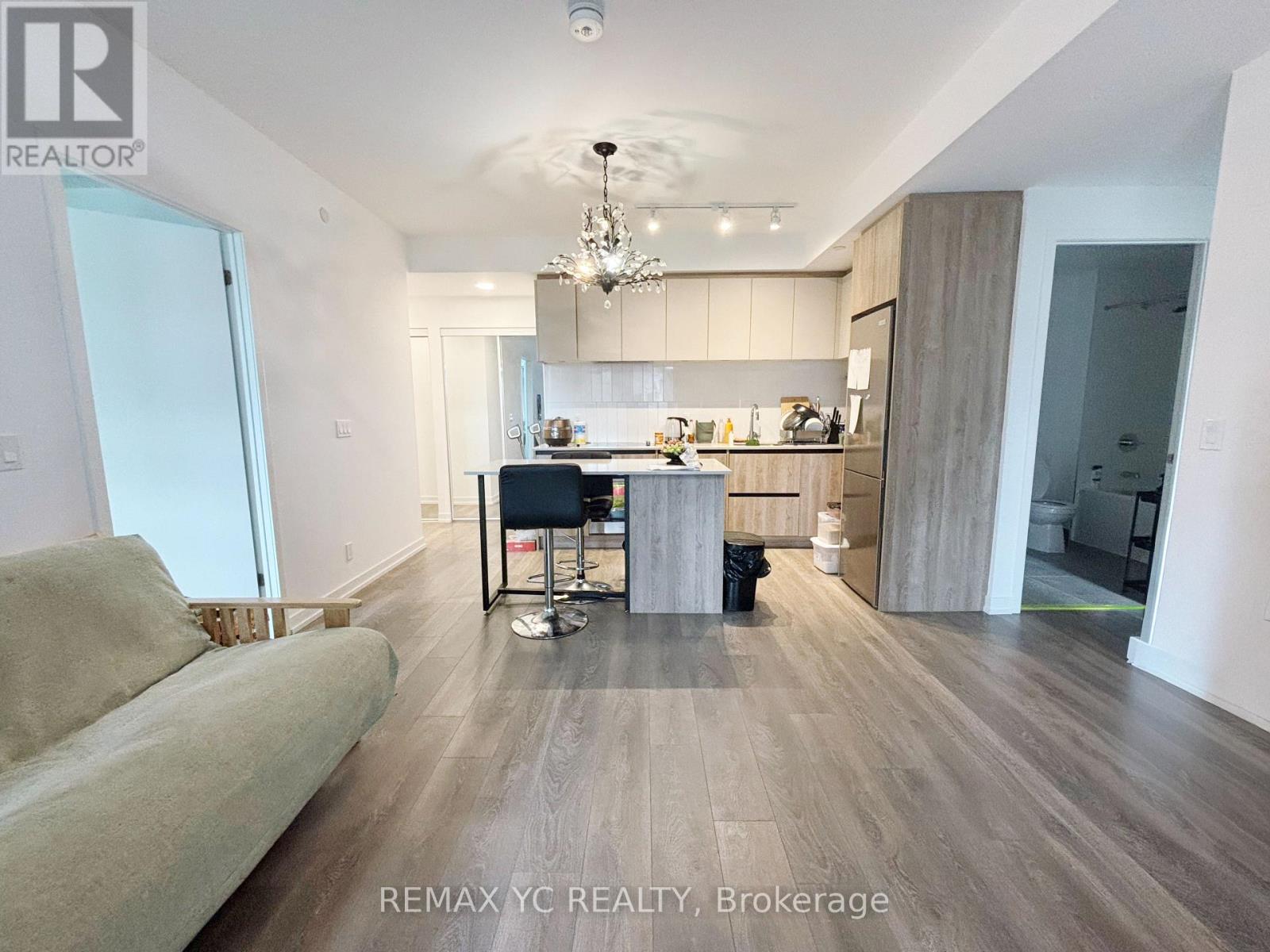 324 - 8 Beverley Glen Boulevard, Vaughan, Ontario  L4J 0L5 - Photo 5 - N12530456