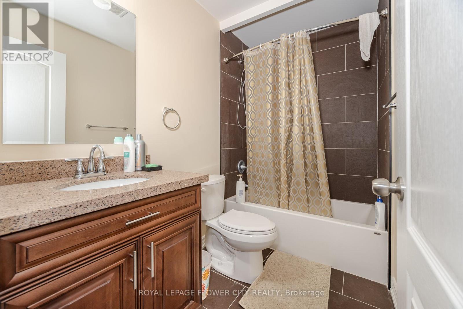 68 Denton Circle, Vaughan, Ontario  L6A 2N4 - Photo 25 - N12530488