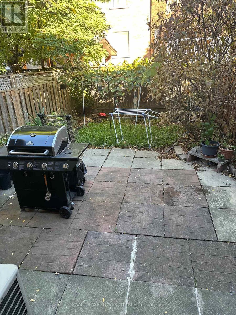 68 Denton Circle, Vaughan, Ontario  L6A 2N4 - Photo 32 - N12530488