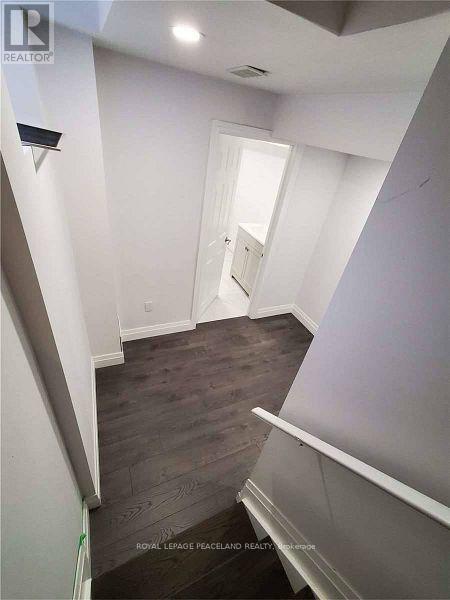 1236 Atkins Drive, Newmarket, Ontario  L3X 0C3 - Photo 4 - N12530496