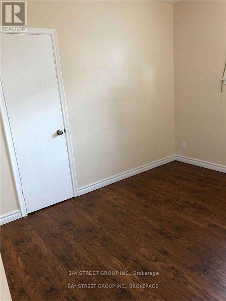 241 Taylor Mills Drive N, Richmond Hill, Ontario  L4C 2T8 - Photo 6 - N12530504