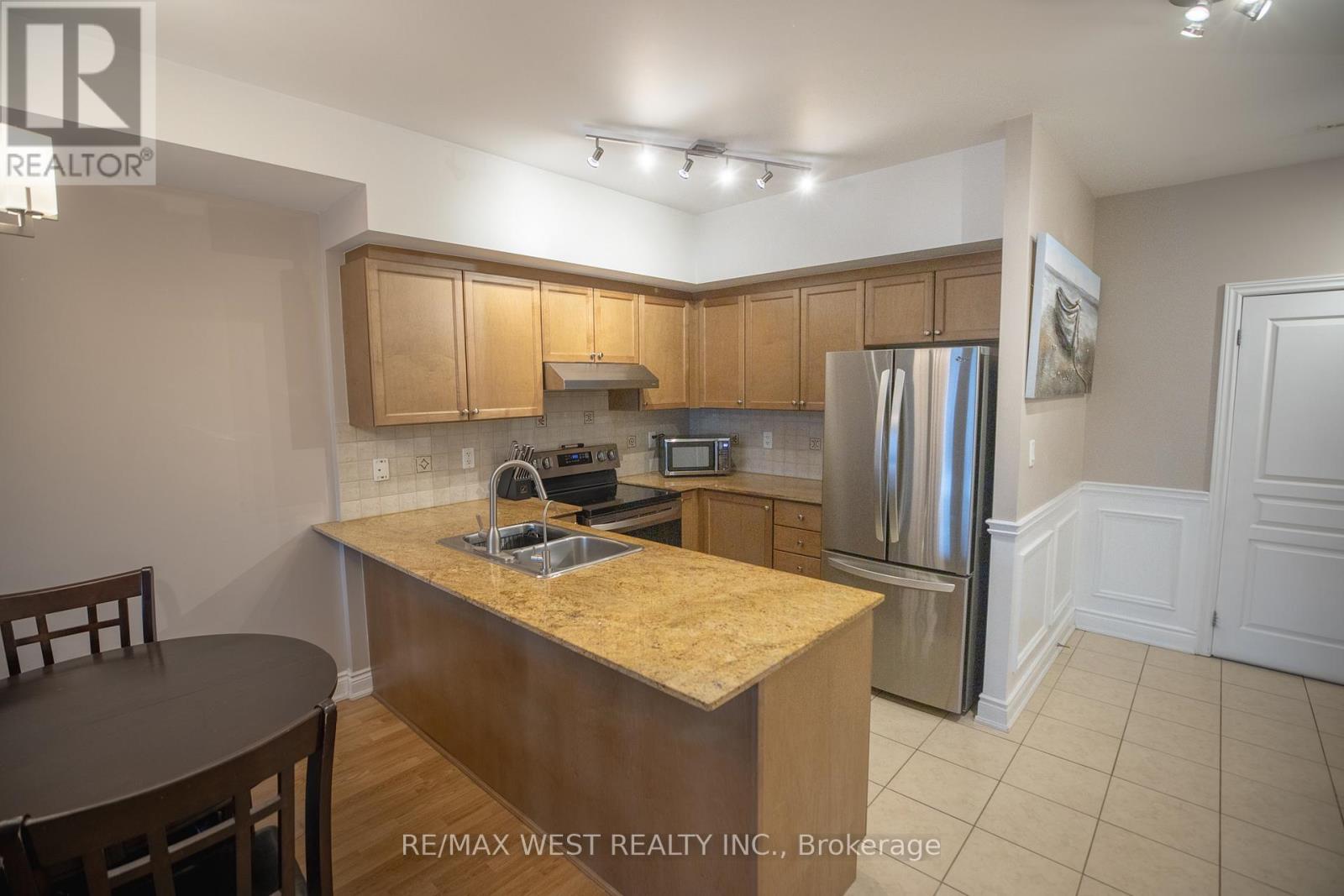 208 - 9901 Keele Street, Vaughan, Ontario  L6A 3Y5 - Photo 7 - N12530562