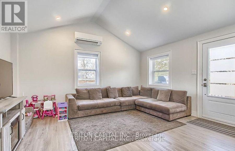 34 Napier Street, Vaughan, Ontario  L0J 1C0 - Photo 6 - N12530568