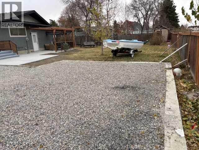 1316 Huron Place S, Lethbridge, Alberta  T1K 3K9 - Photo 4 - A2269643