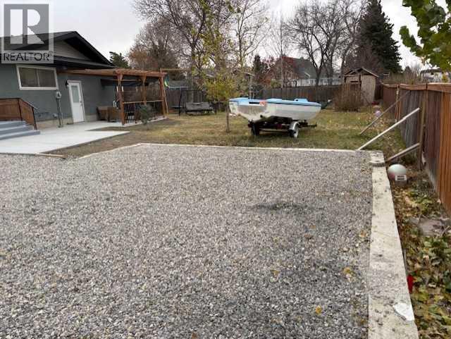 1316 Huron Place S, Lethbridge, Alberta  T1K 3K9 - Photo 3 - A2269643