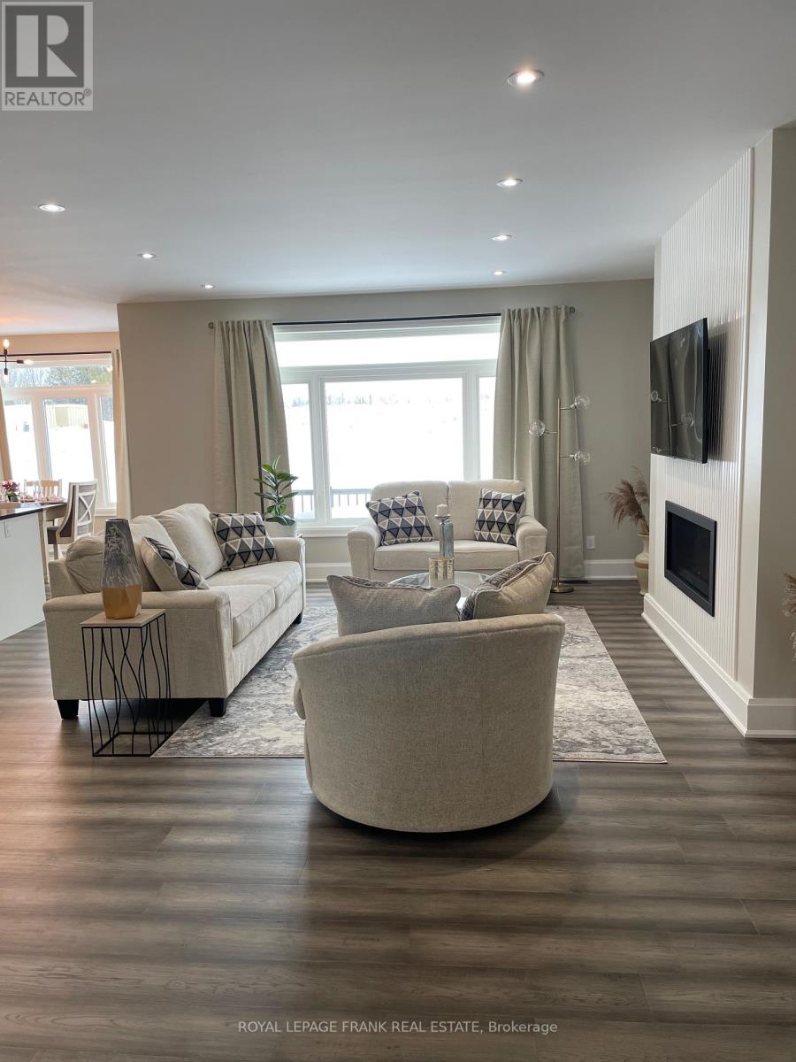 7 Nipigon Street, Kawartha Lakes, Ontario  K0M 1N0 - Photo 5 - X12530774