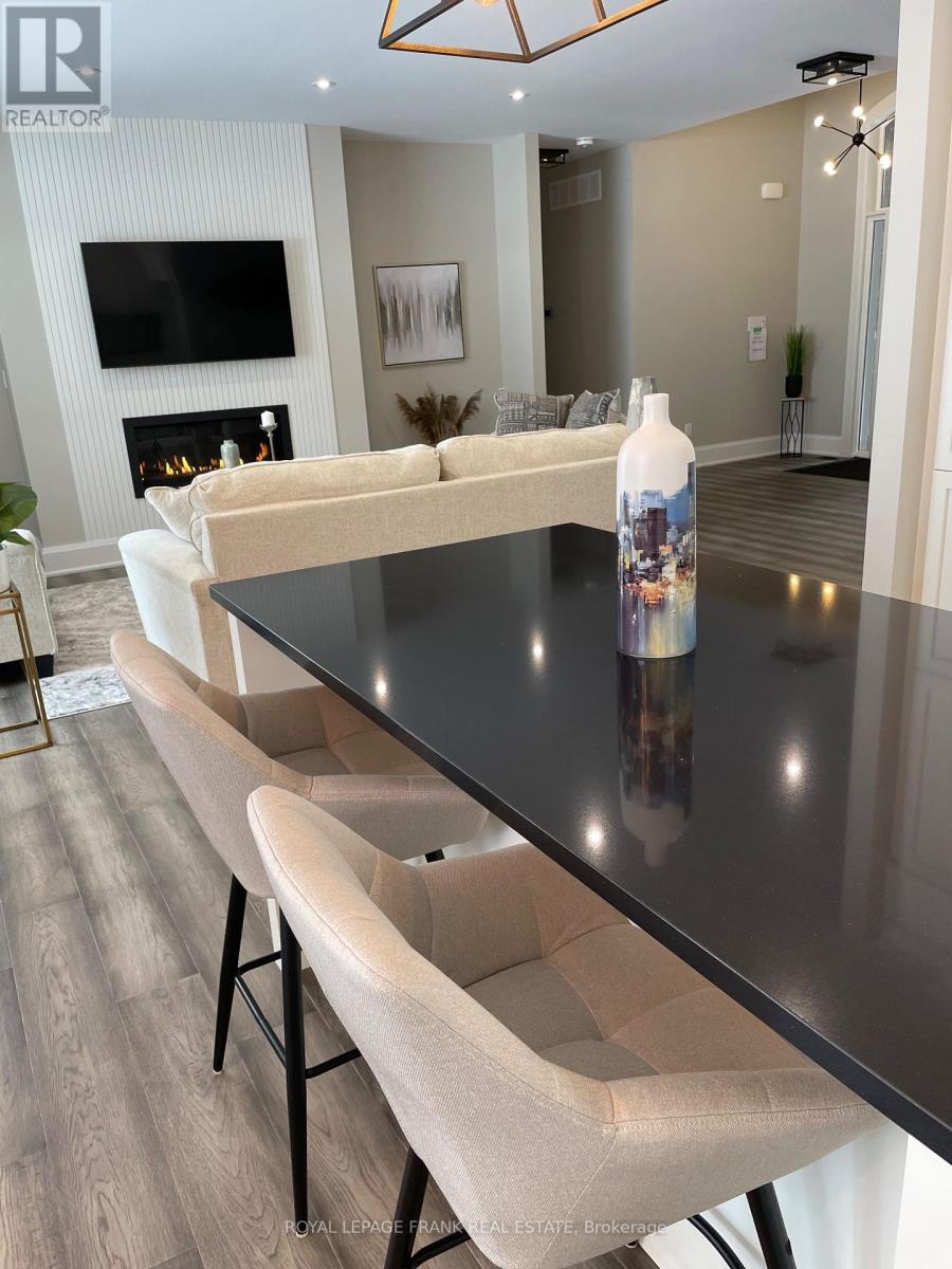 7 Nipigon Street, Kawartha Lakes, Ontario  K0M 1N0 - Photo 9 - X12530774