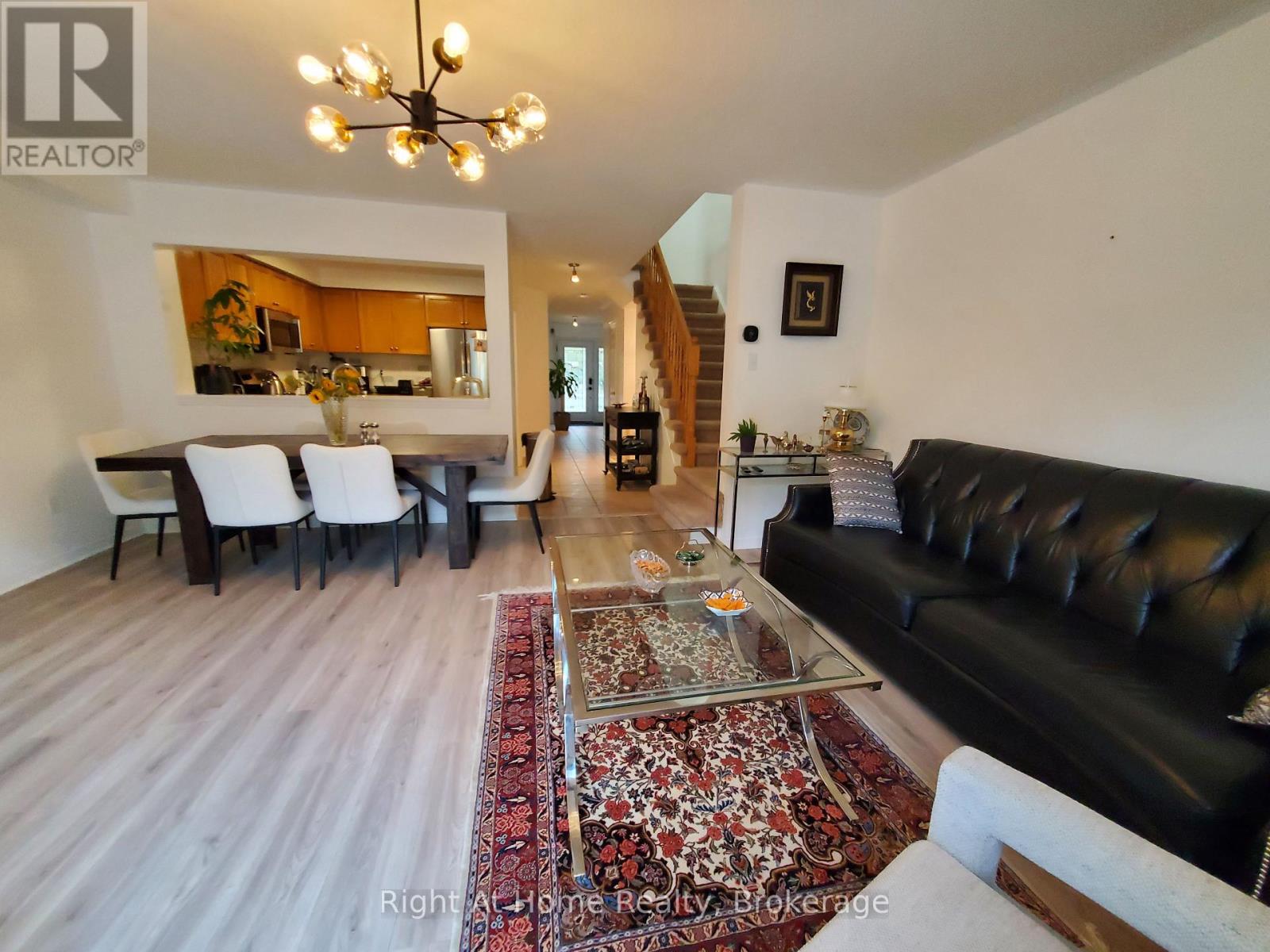 5134 Silvercreek Drive, Burlington, Ontario  L7L 6K6 - Photo 11 - W12425754