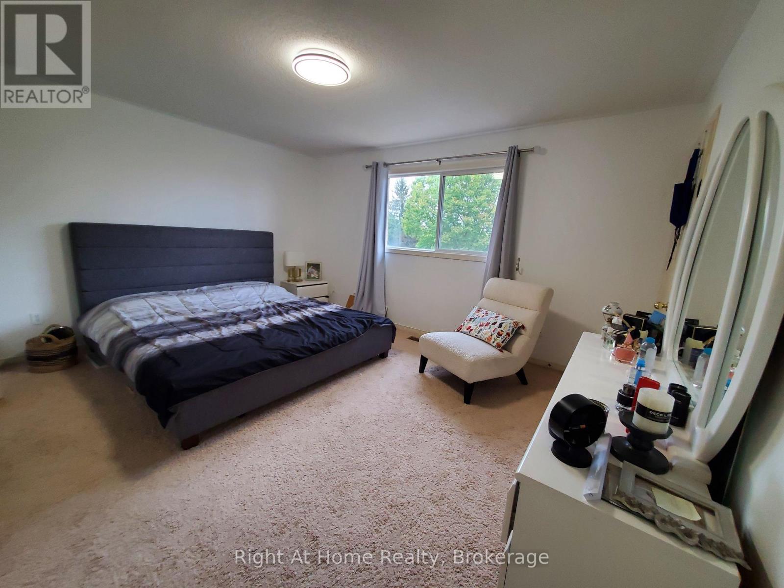 5134 Silvercreek Drive, Burlington, Ontario  L7L 6K6 - Photo 17 - W12425754