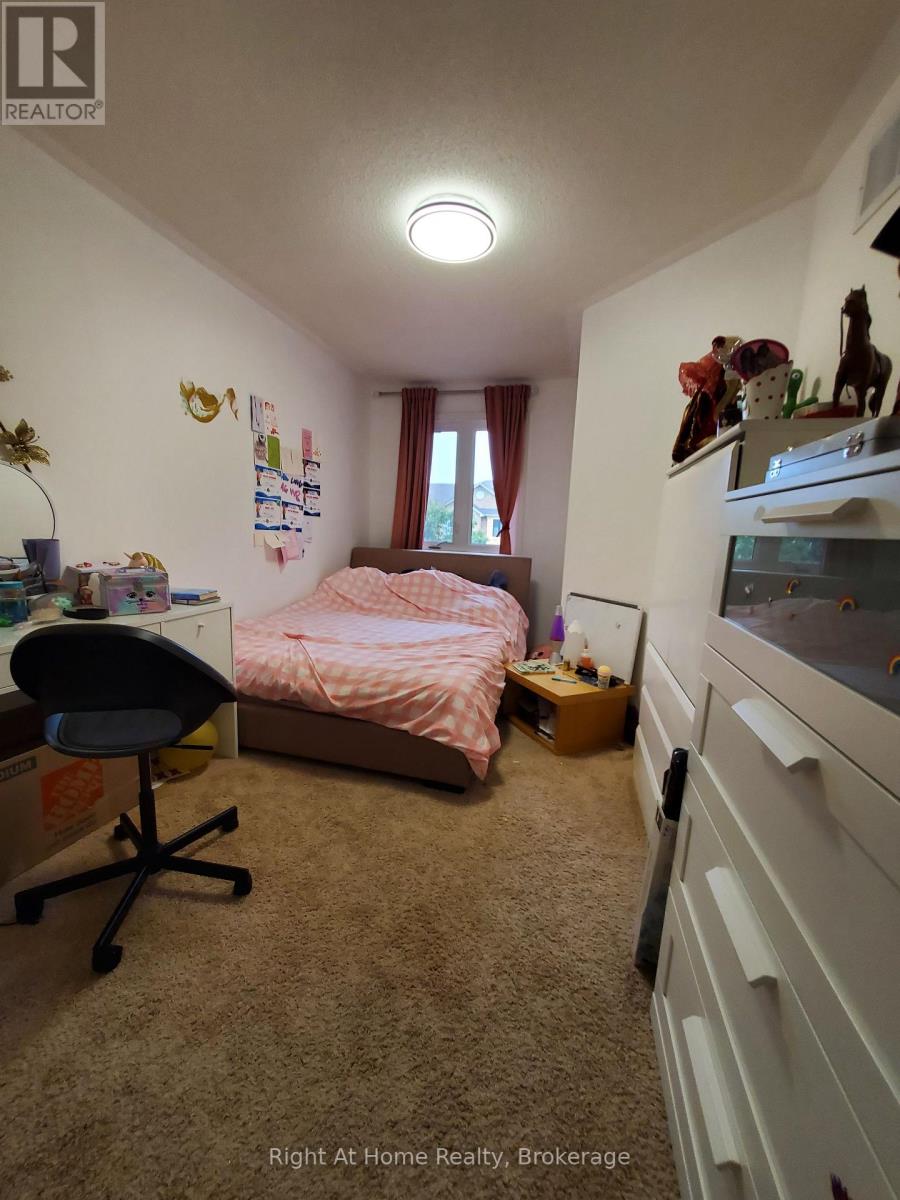 5134 Silvercreek Drive, Burlington, Ontario  L7L 6K6 - Photo 21 - W12425754