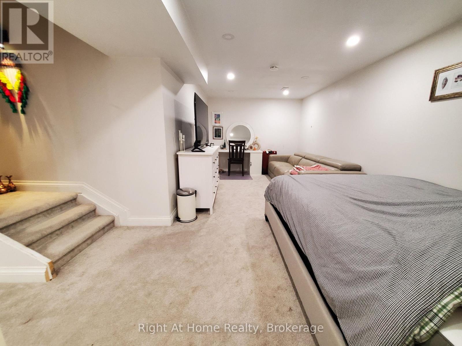 5134 Silvercreek Drive, Burlington, Ontario  L7L 6K6 - Photo 24 - W12425754