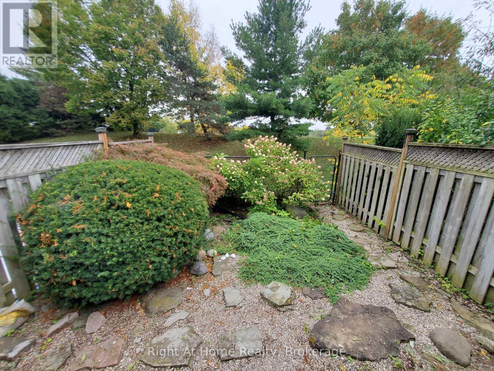 5134 Silvercreek Drive, Burlington, Ontario  L7L 6K6 - Photo 30 - W12425754