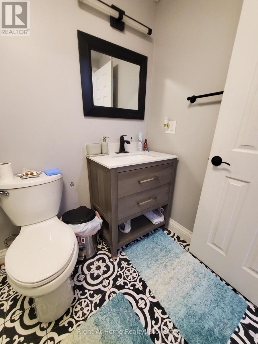 5134 Silvercreek Drive, Burlington, Ontario  L7L 6K6 - Photo 27 - W12425754