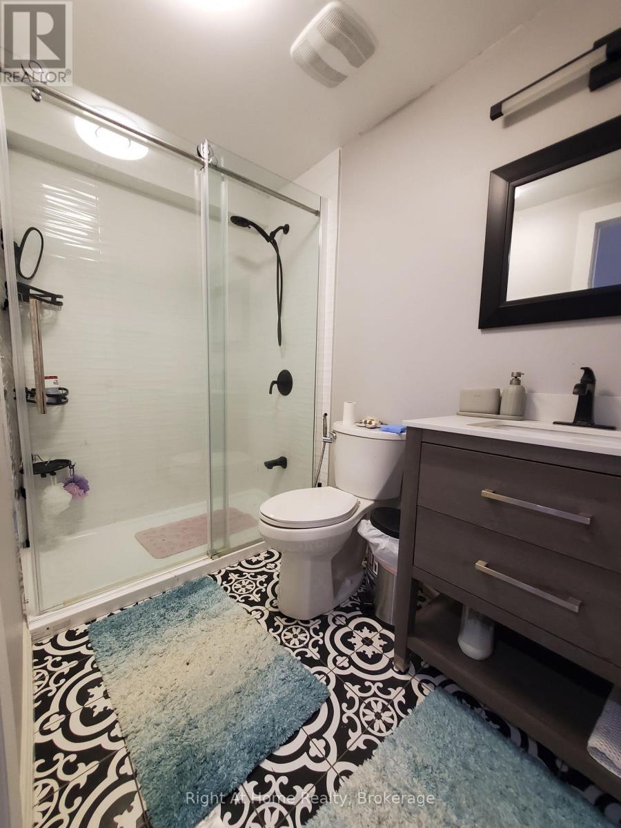 5134 Silvercreek Drive, Burlington, Ontario  L7L 6K6 - Photo 26 - W12425754