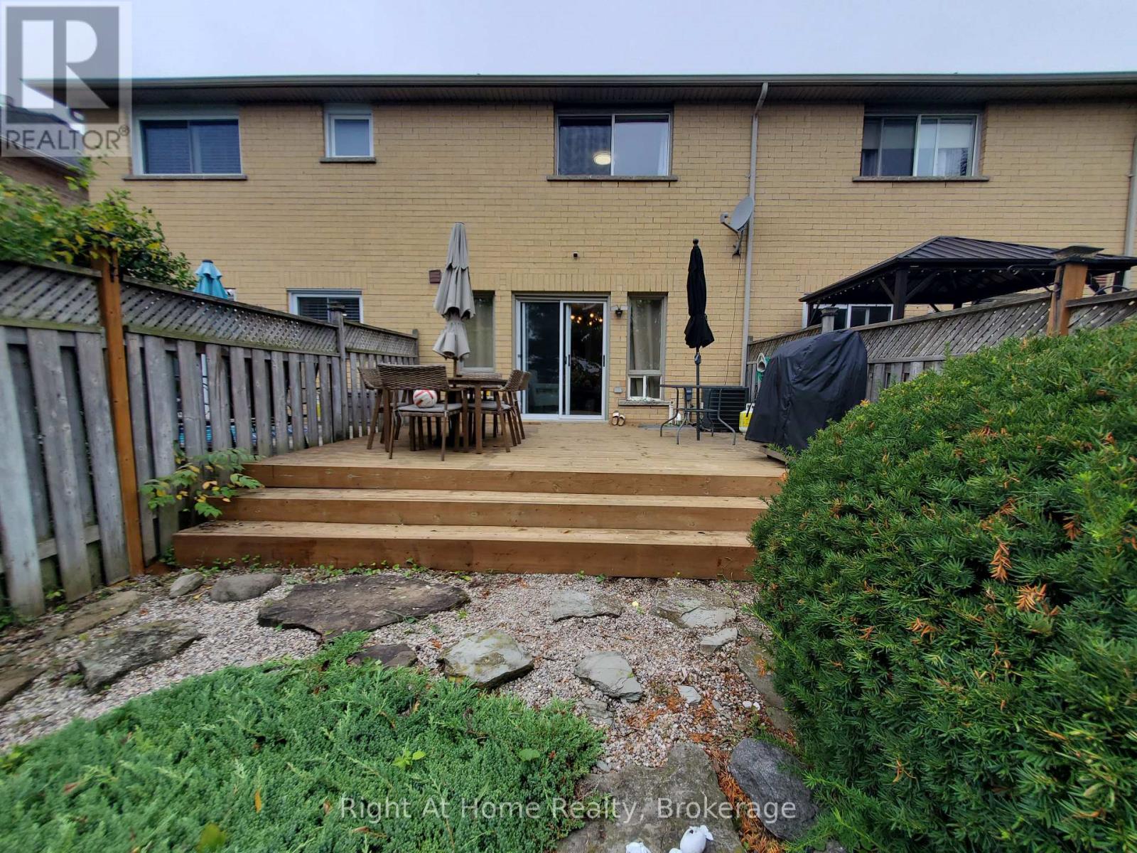 5134 Silvercreek Drive, Burlington, Ontario  L7L 6K6 - Photo 31 - W12425754