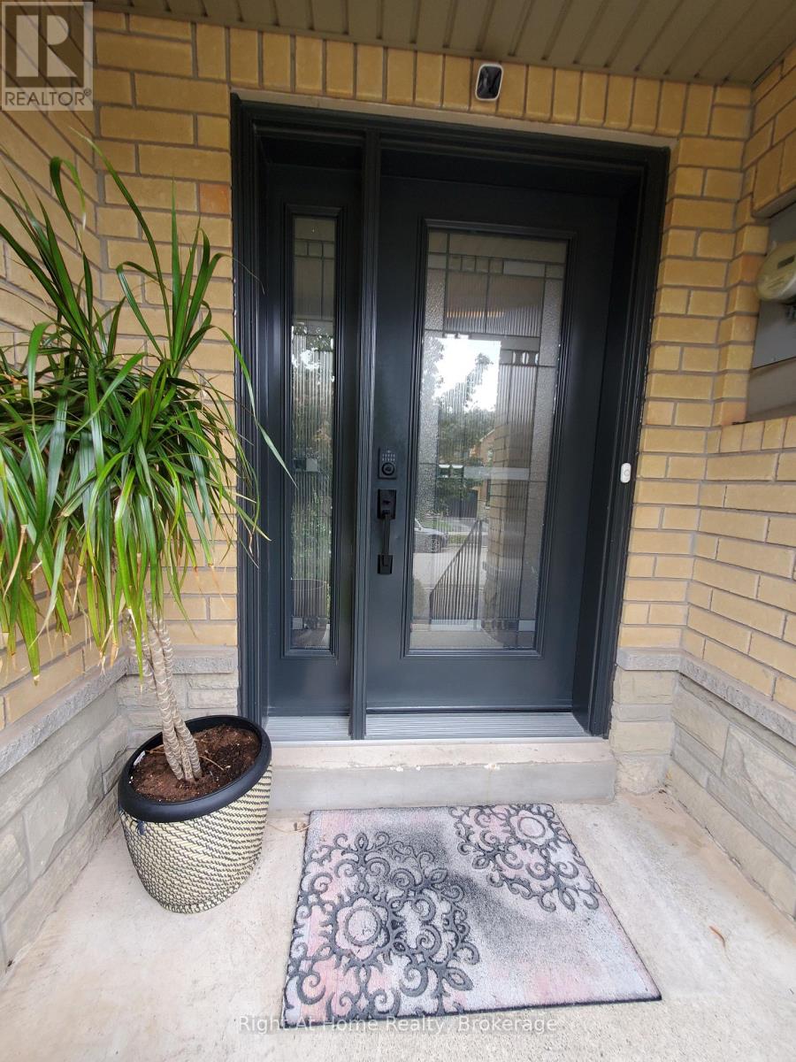 5134 Silvercreek Drive, Burlington, Ontario  L7L 6K6 - Photo 5 - W12425754